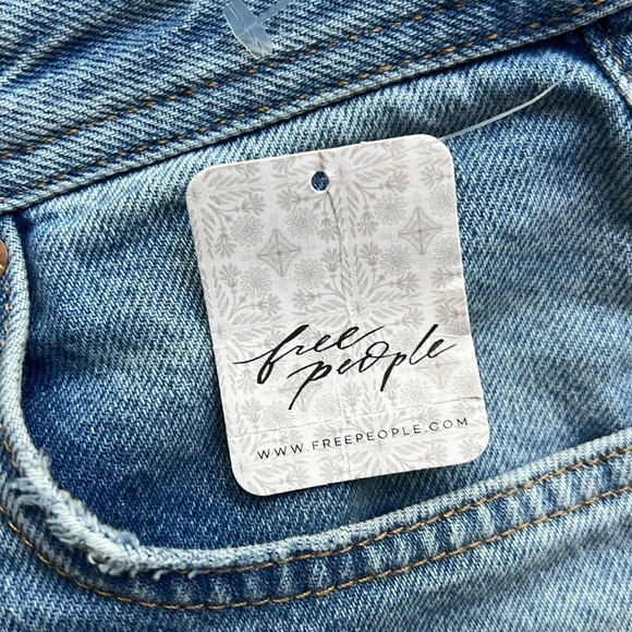 BNWT. Free People jeans - Picture 2 of 8